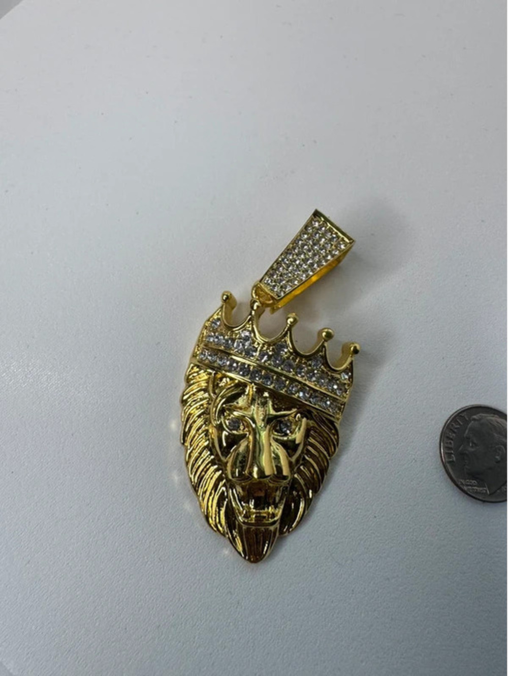 Hefty lion pendant